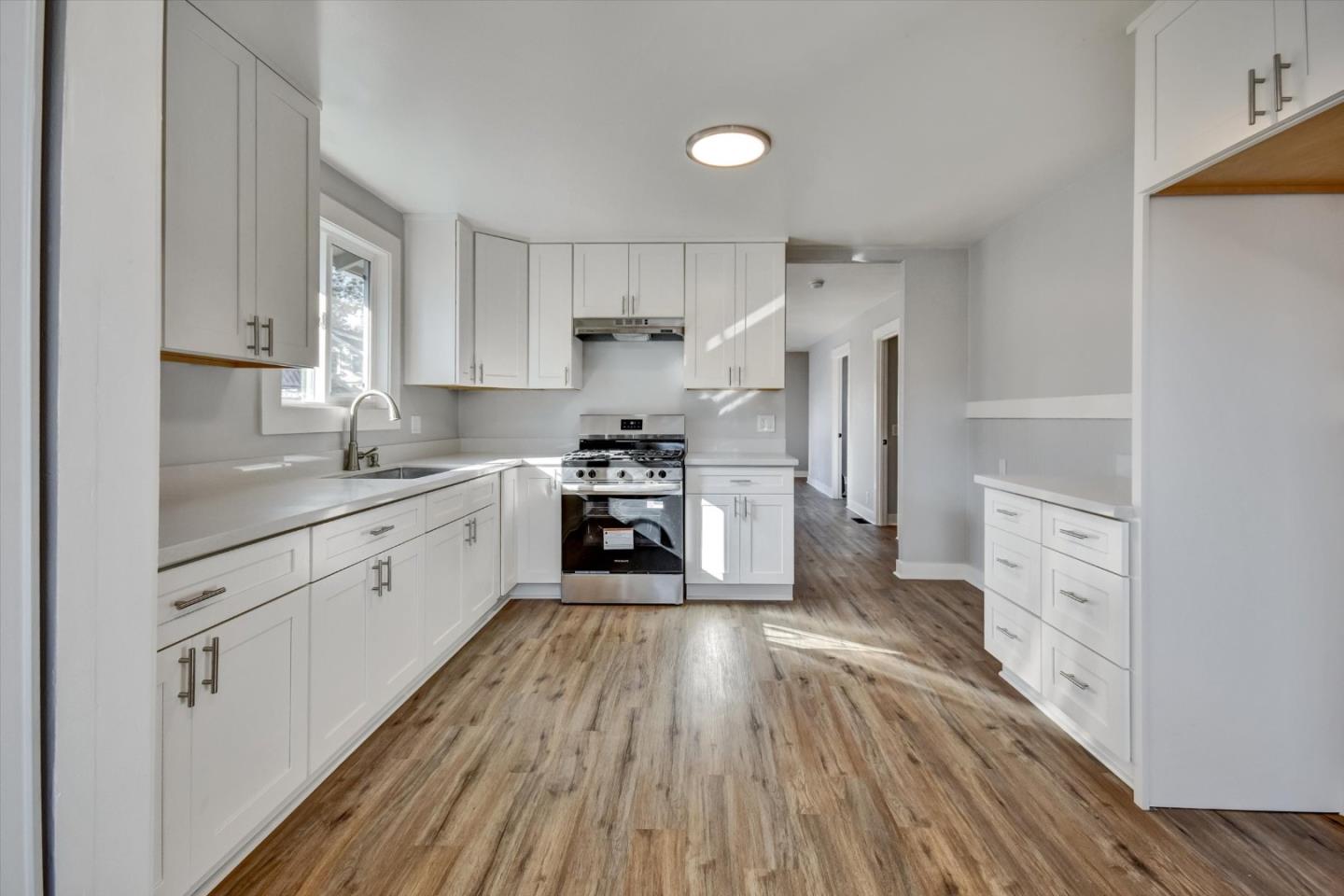 Detail Gallery Image 8 of 42 For 367 College St, Hollister,  CA 95023 - 3 Beds | 1 Baths