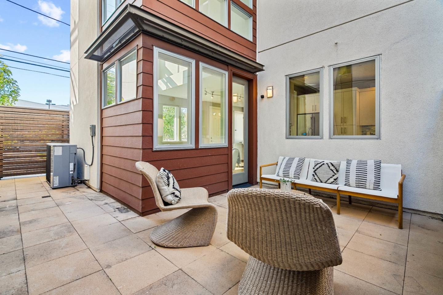 Detail Gallery Image 23 of 30 For 630 Warren St, Redwood City,  CA 94063 - 3 Beds | 3/1 Baths