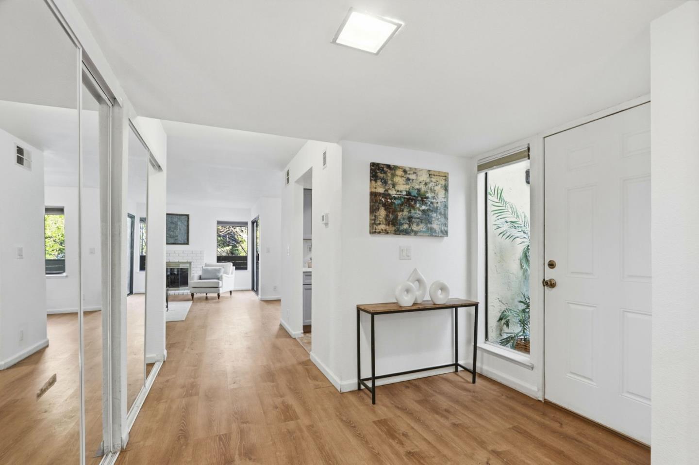 Detail Gallery Image 4 of 28 For 5274 Makati Cir, San Jose,  CA 95123 - 2 Beds | 2 Baths