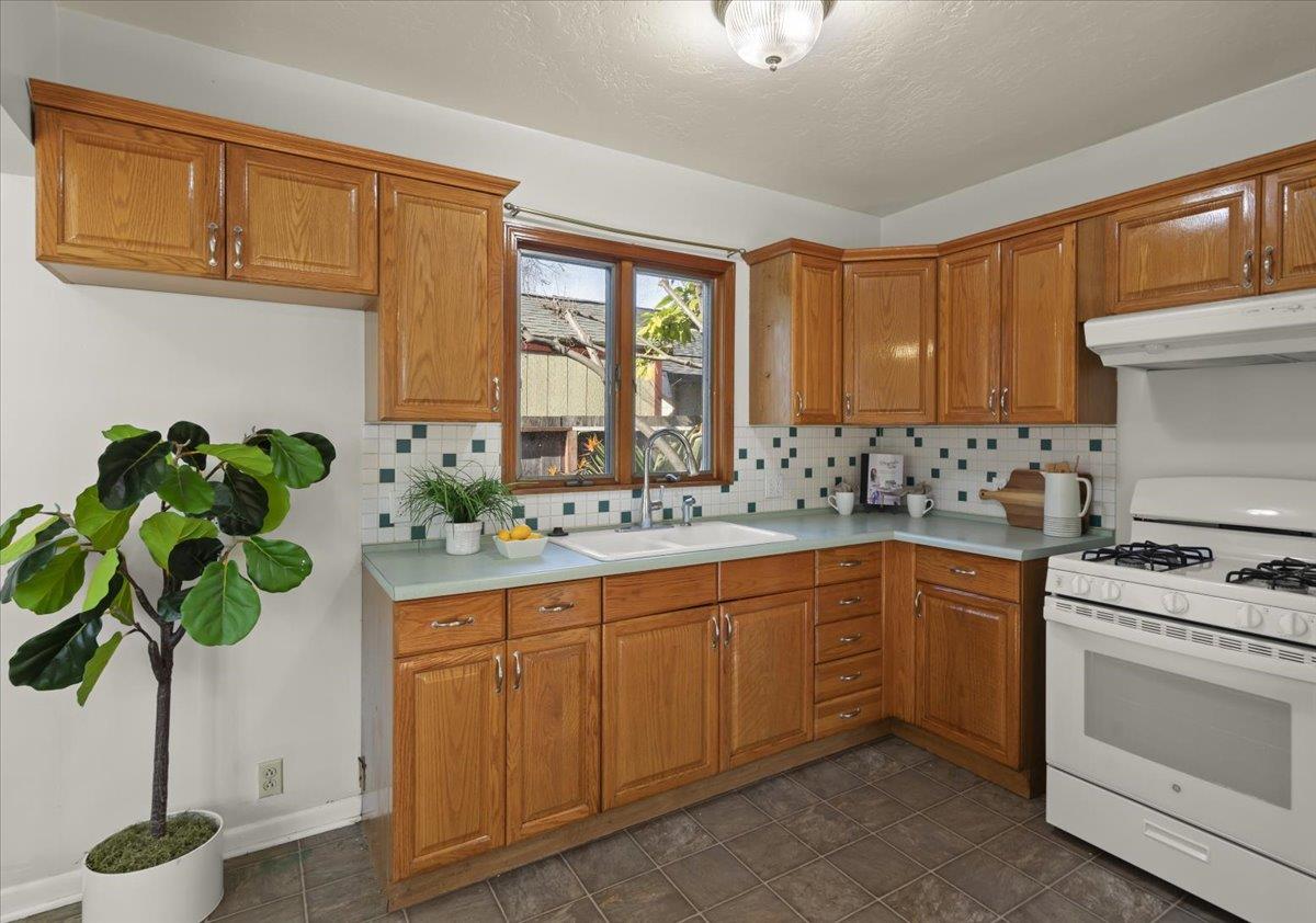 Detail Gallery Image 13 of 26 For 1035 Newhall St, San Jose,  CA 95126 - 2 Beds | 1 Baths