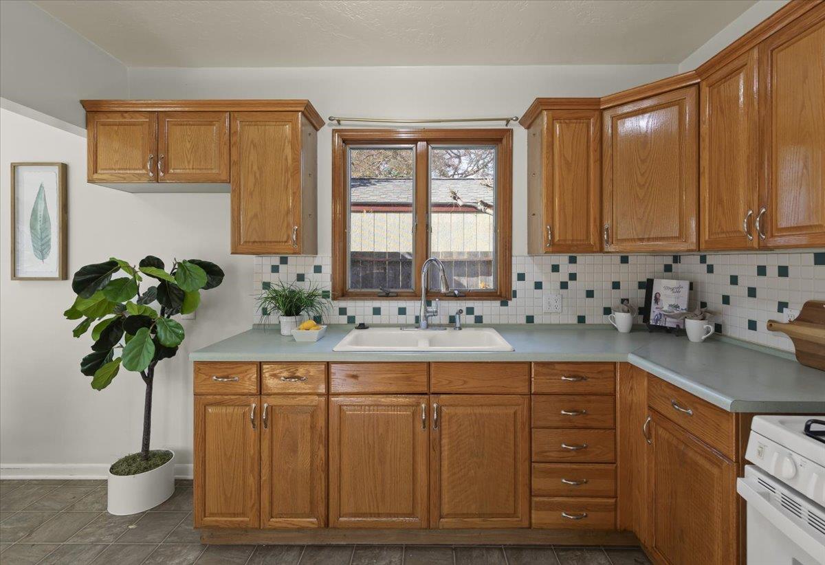 Detail Gallery Image 14 of 26 For 1035 Newhall St, San Jose,  CA 95126 - 2 Beds | 1 Baths