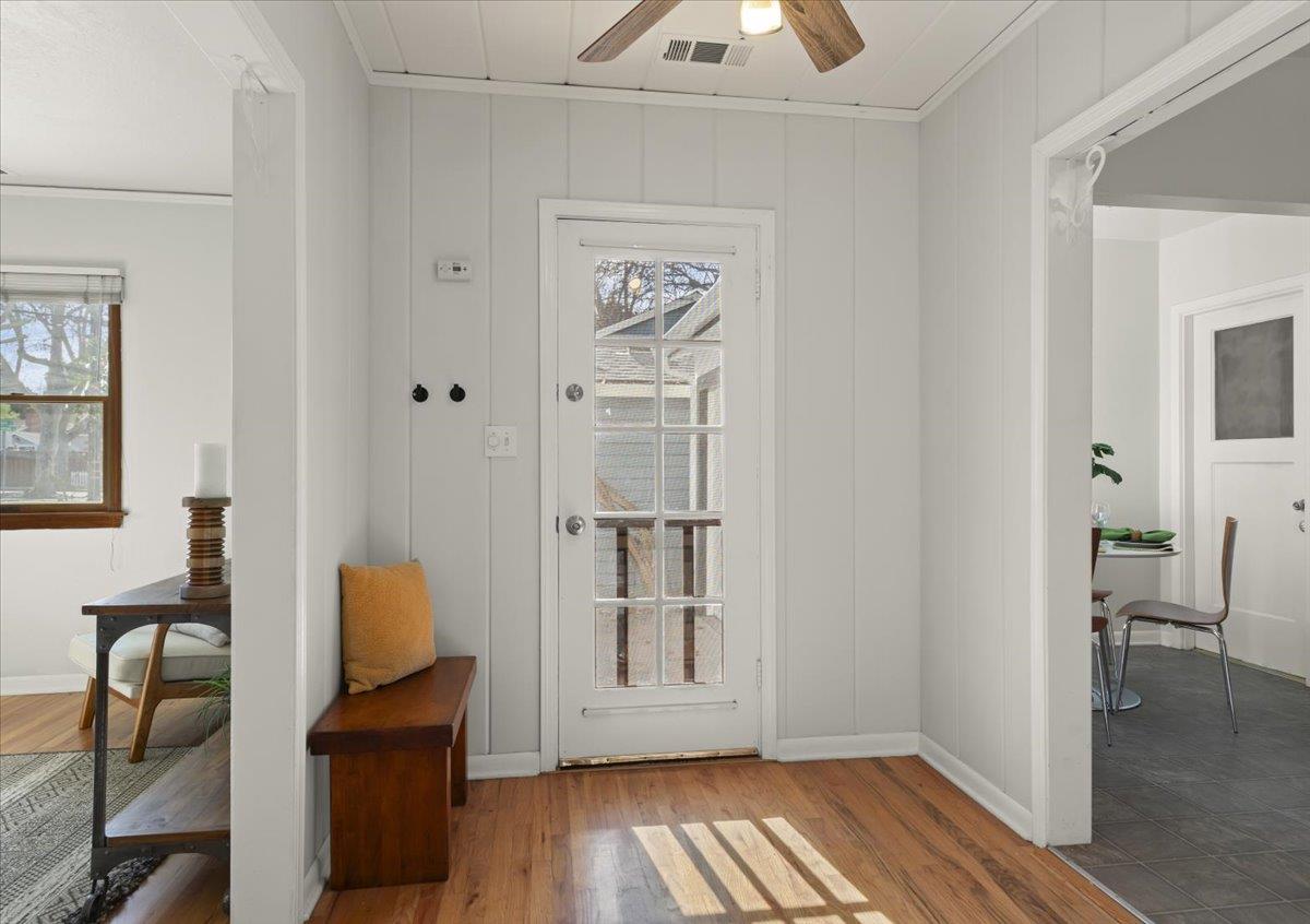 Detail Gallery Image 2 of 26 For 1035 Newhall St, San Jose,  CA 95126 - 2 Beds | 1 Baths