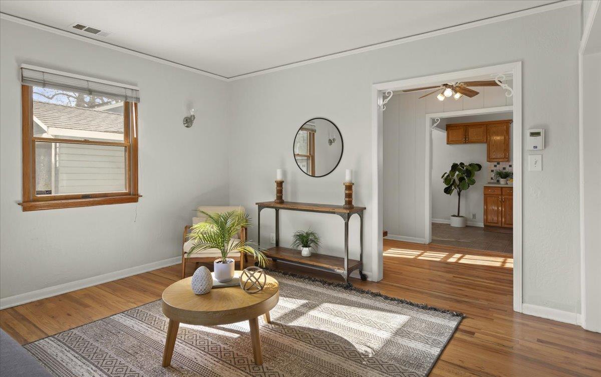 Detail Gallery Image 5 of 26 For 1035 Newhall St, San Jose,  CA 95126 - 2 Beds | 1 Baths