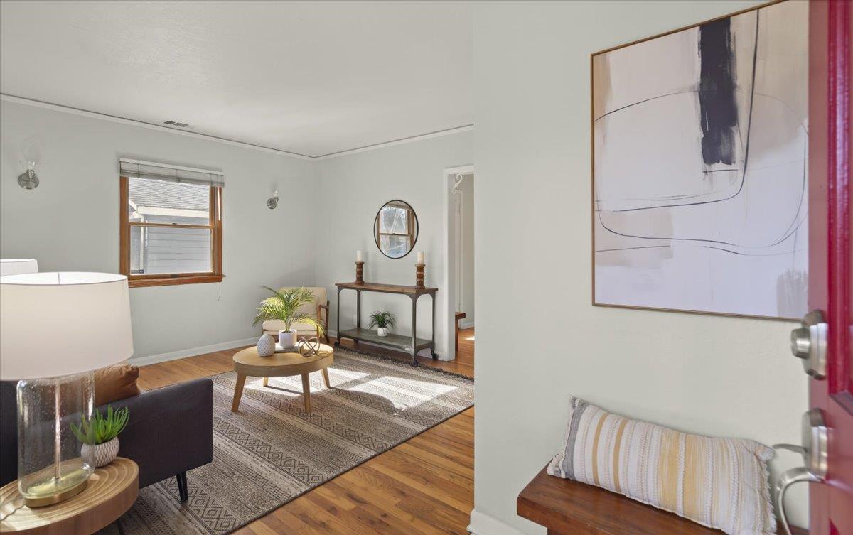 Detail Gallery Image 6 of 26 For 1035 Newhall St, San Jose,  CA 95126 - 2 Beds | 1 Baths