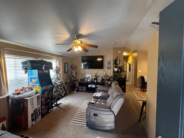 Detail Gallery Image 9 of 15 For 2900 Fairview Rd #4,  Hollister,  CA 95023 - 3 Beds | 2 Baths