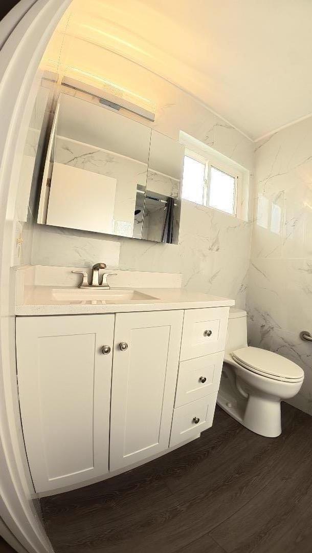 Detail Gallery Image 9 of 12 For 446 Kelli Ct, Marina,  CA 93933 - 3 Beds | 2 Baths