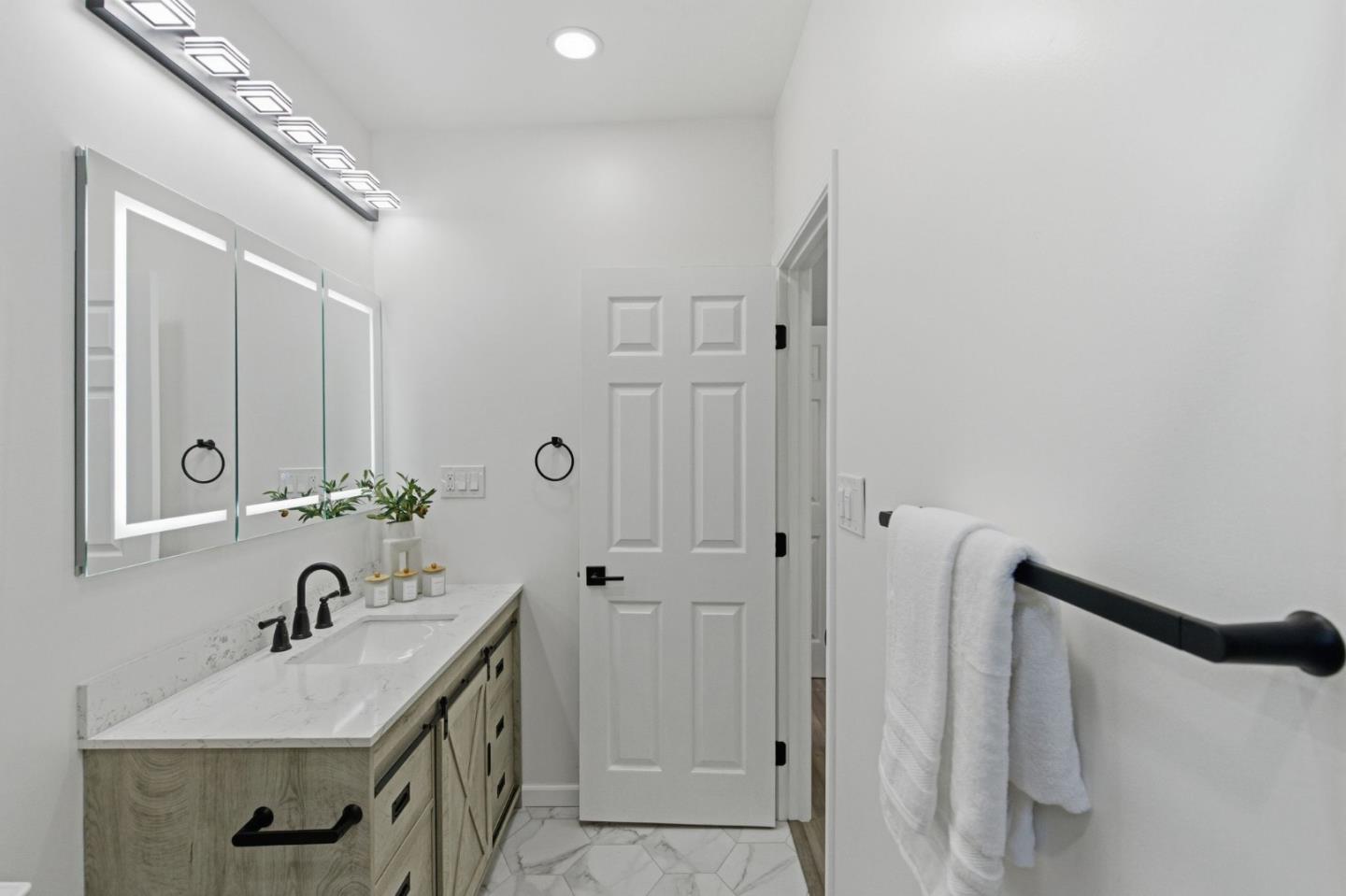 Detail Gallery Image 18 of 41 For 409 S Idaho St, San Mateo,  CA 94402 - – Beds | – Baths