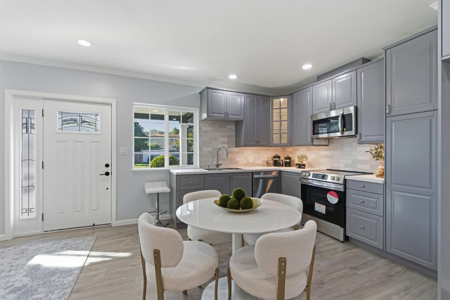 Detail Gallery Image 8 of 41 For 409 S Idaho St, San Mateo,  CA 94402 - – Beds | – Baths