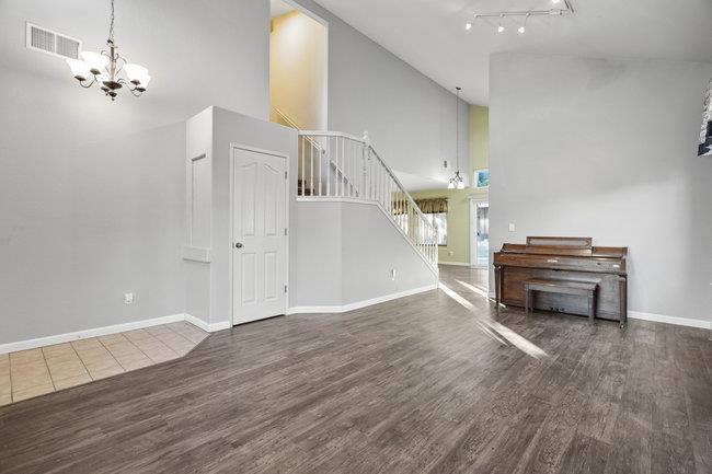 Detail Gallery Image 11 of 42 For 2260 Pinnacle Ct, Hollister,  CA 95023 - 4 Beds | 2/1 Baths