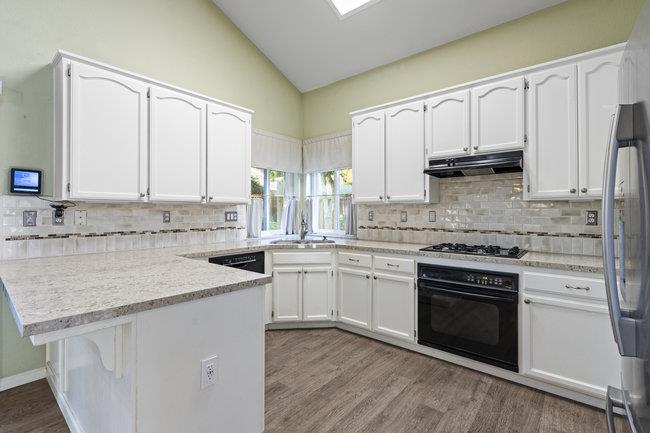 Detail Gallery Image 14 of 42 For 2260 Pinnacle Ct, Hollister,  CA 95023 - 4 Beds | 2/1 Baths