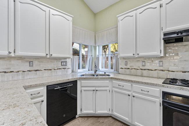 Detail Gallery Image 16 of 42 For 2260 Pinnacle Ct, Hollister,  CA 95023 - 4 Beds | 2/1 Baths