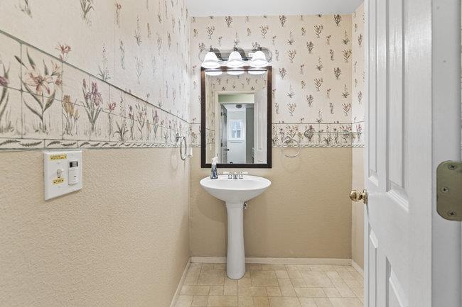 Detail Gallery Image 20 of 42 For 2260 Pinnacle Ct, Hollister,  CA 95023 - 4 Beds | 2/1 Baths