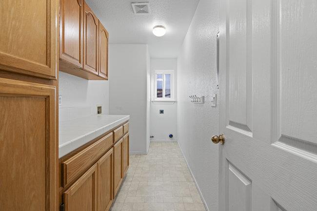 Detail Gallery Image 21 of 42 For 2260 Pinnacle Ct, Hollister,  CA 95023 - 4 Beds | 2/1 Baths