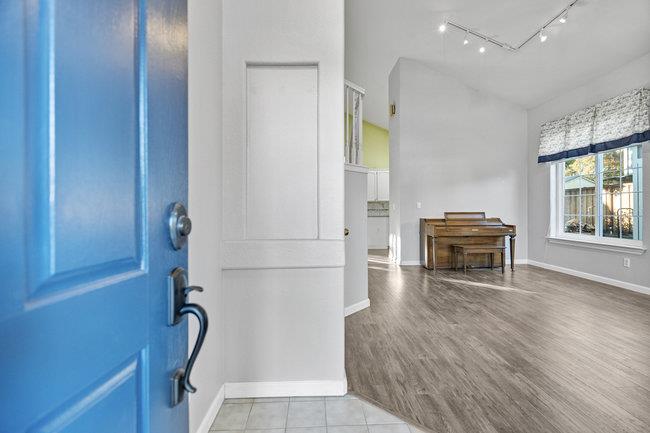 Detail Gallery Image 9 of 42 For 2260 Pinnacle Ct, Hollister,  CA 95023 - 4 Beds | 2/1 Baths