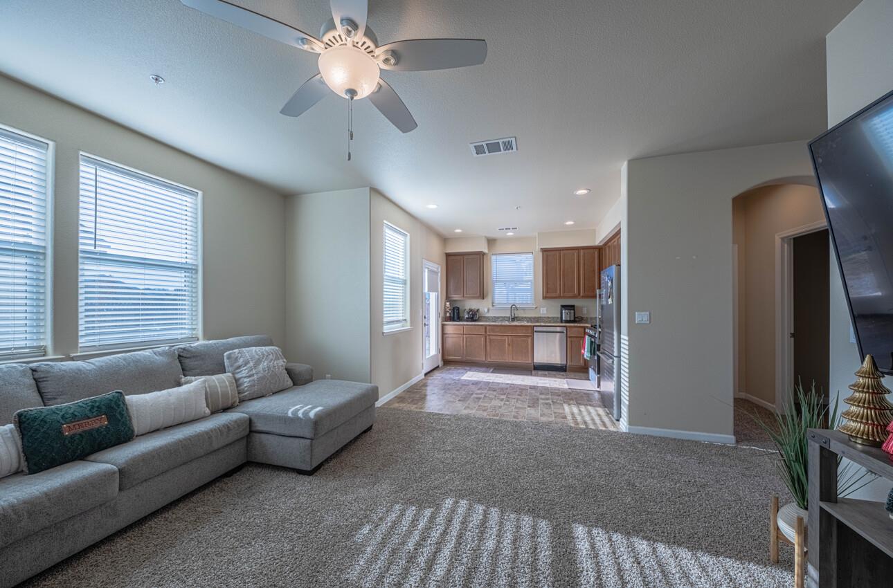 Detail Gallery Image 14 of 43 For 670 Bikle Dr, King City,  CA 93930 - 4 Beds | 2/1 Baths