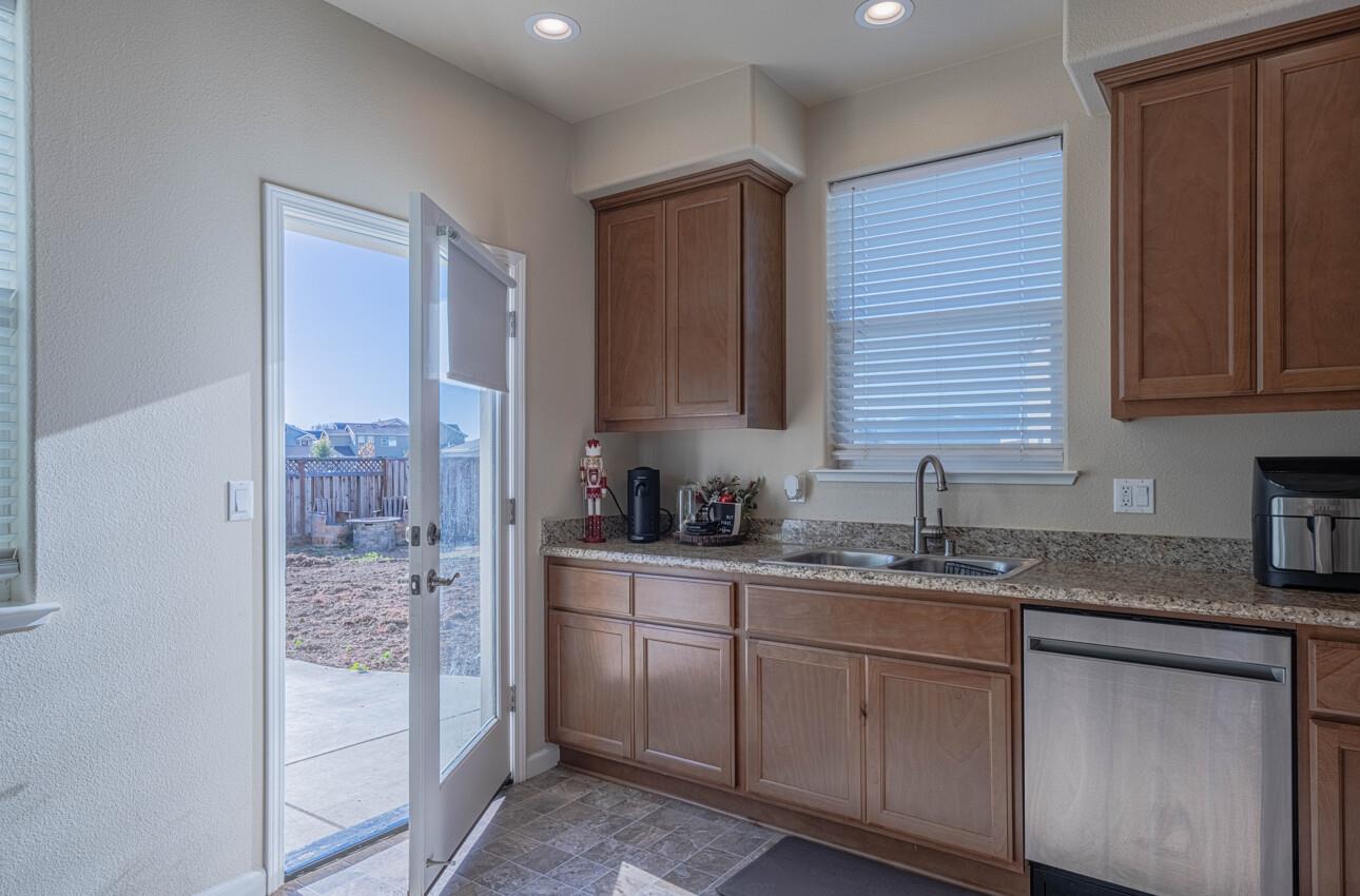 Detail Gallery Image 16 of 43 For 670 Bikle Dr, King City,  CA 93930 - 4 Beds | 2/1 Baths