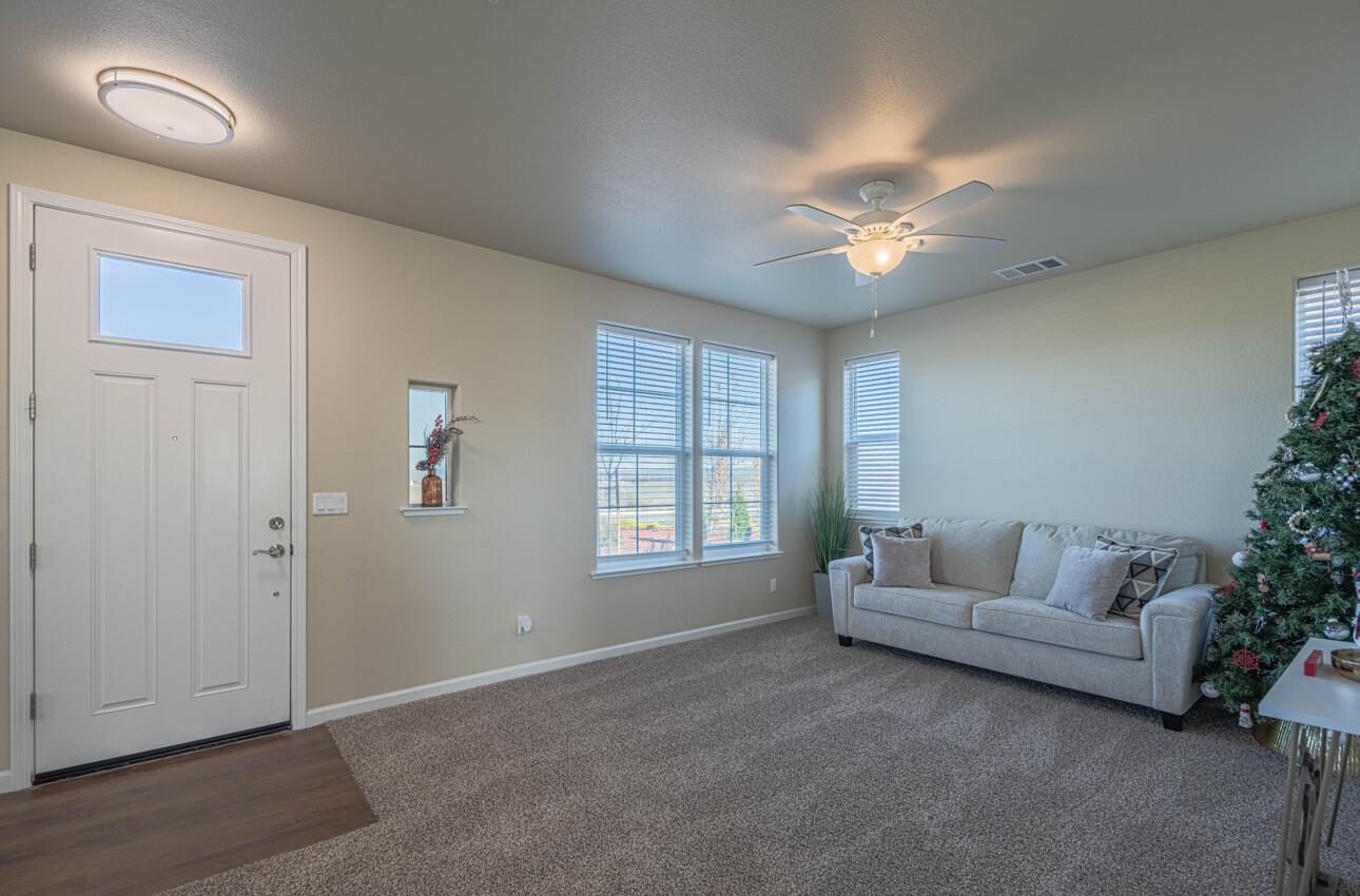 Detail Gallery Image 7 of 43 For 670 Bikle Dr, King City,  CA 93930 - 4 Beds | 2/1 Baths