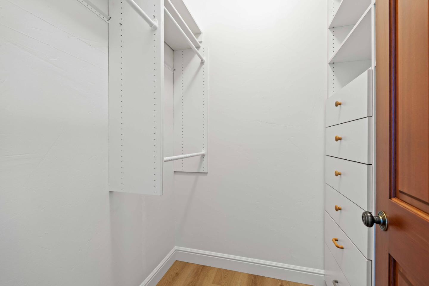 Detail Gallery Image 10 of 26 For 90 Walnut Ave, Atherton,  CA 94027 - 4 Beds | 2/1 Baths