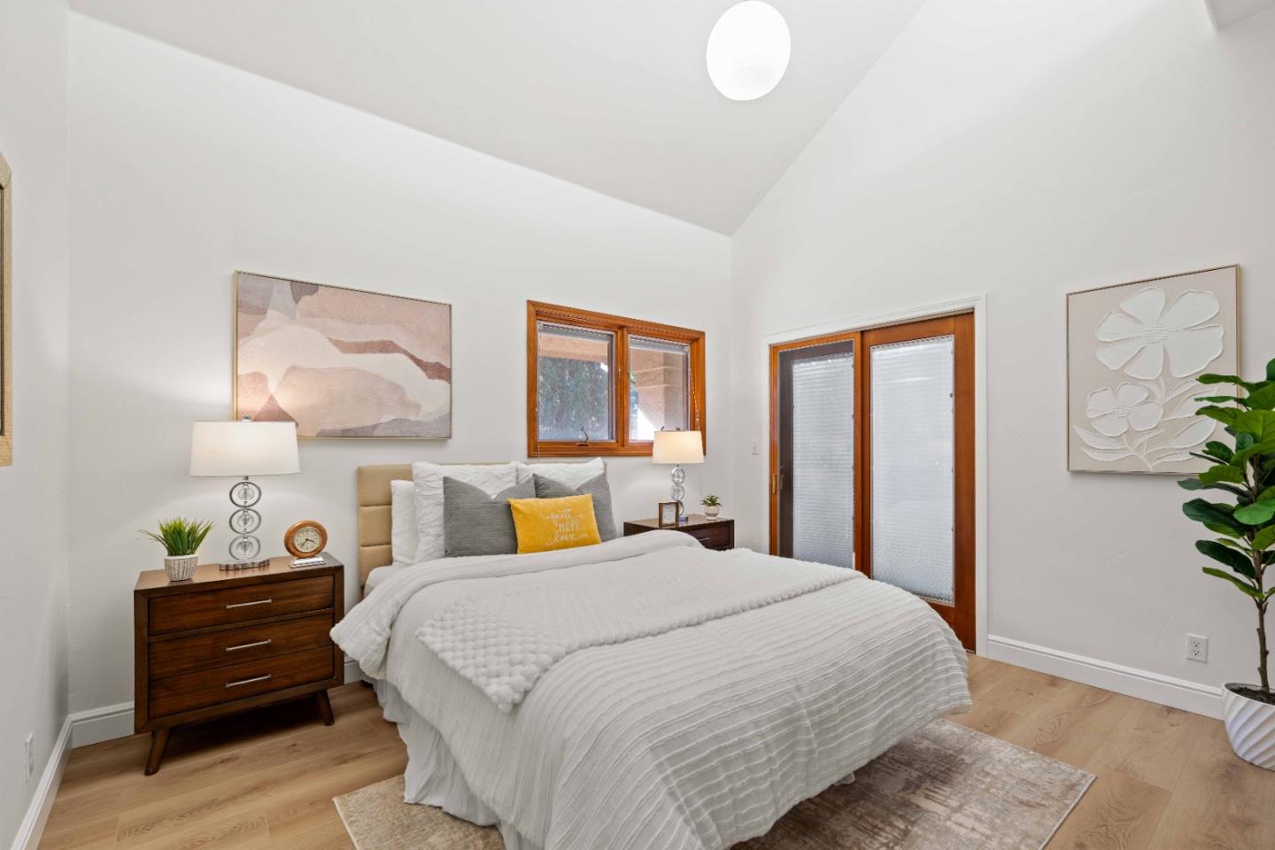 Detail Gallery Image 11 of 26 For 90 Walnut Ave, Atherton,  CA 94027 - 4 Beds | 2/1 Baths