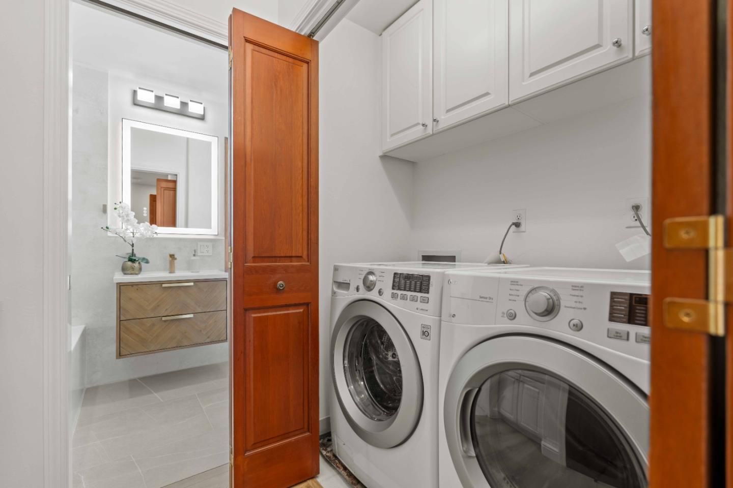 Detail Gallery Image 15 of 26 For 90 Walnut Ave, Atherton,  CA 94027 - 4 Beds | 2/1 Baths