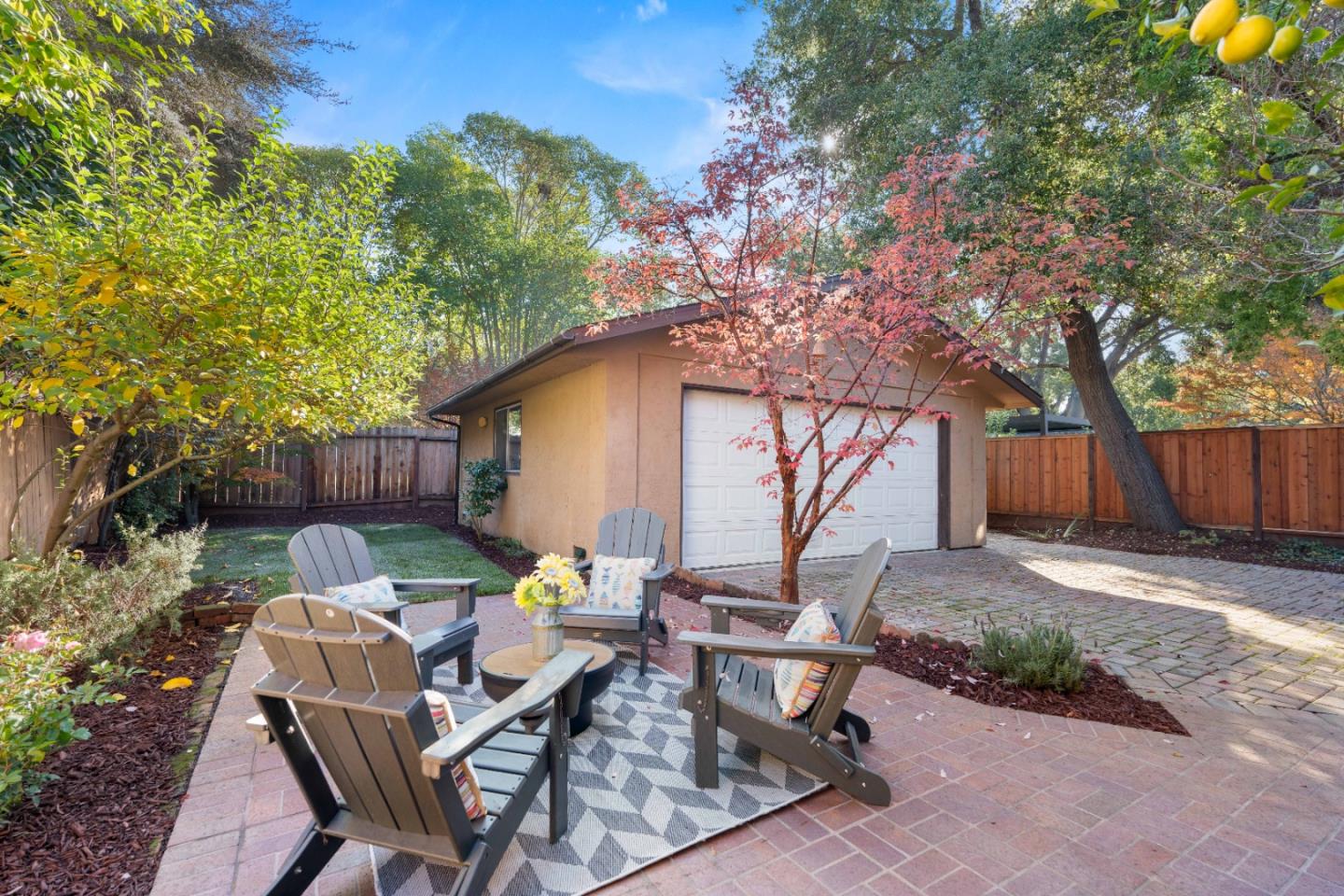 Detail Gallery Image 19 of 26 For 90 Walnut Ave, Atherton,  CA 94027 - 4 Beds | 2/1 Baths