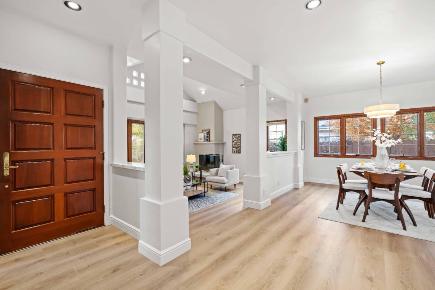 Detail Gallery Image 2 of 26 For 90 Walnut Ave, Atherton,  CA 94027 - 4 Beds | 2/1 Baths