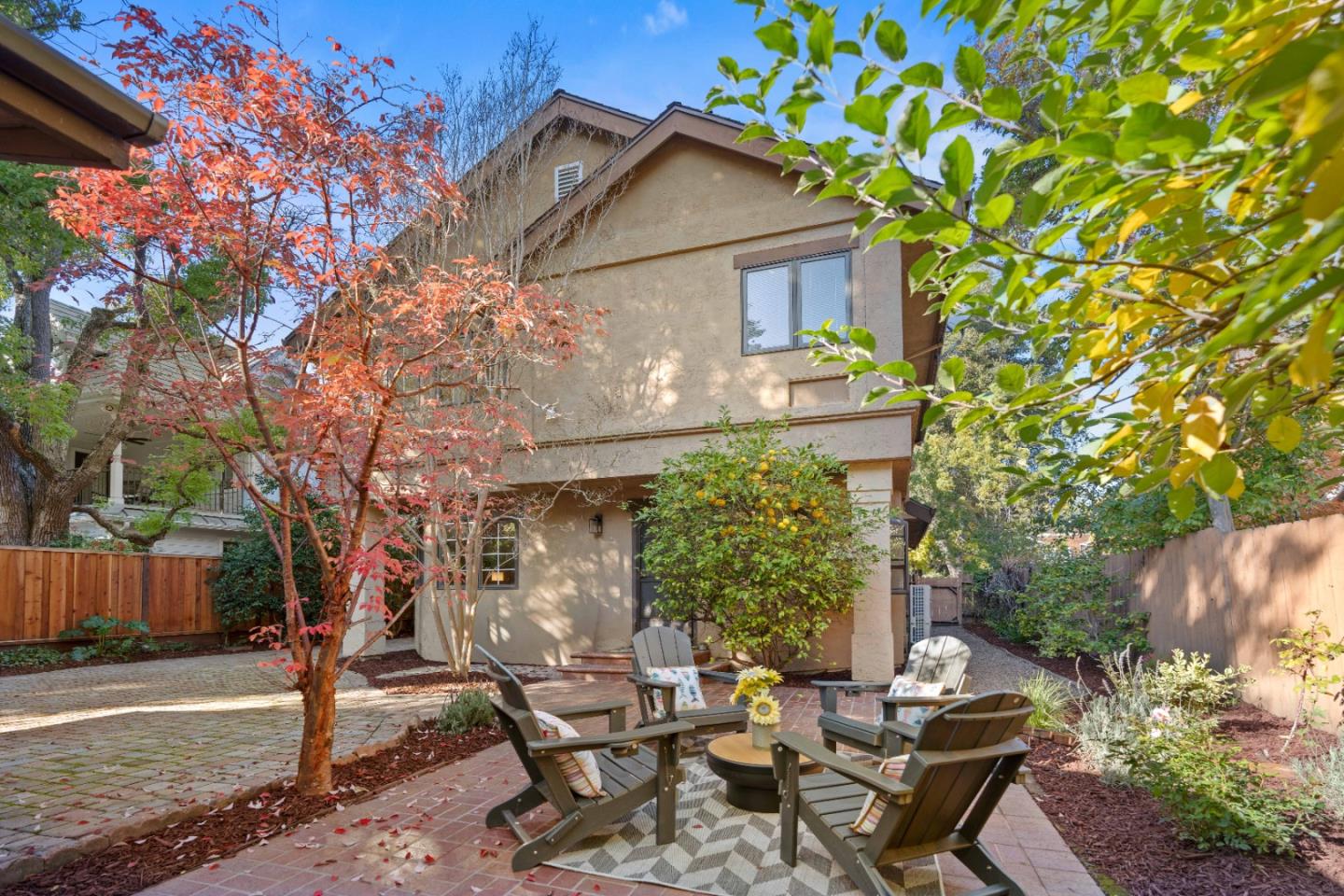 Detail Gallery Image 20 of 26 For 90 Walnut Ave, Atherton,  CA 94027 - 4 Beds | 2/1 Baths