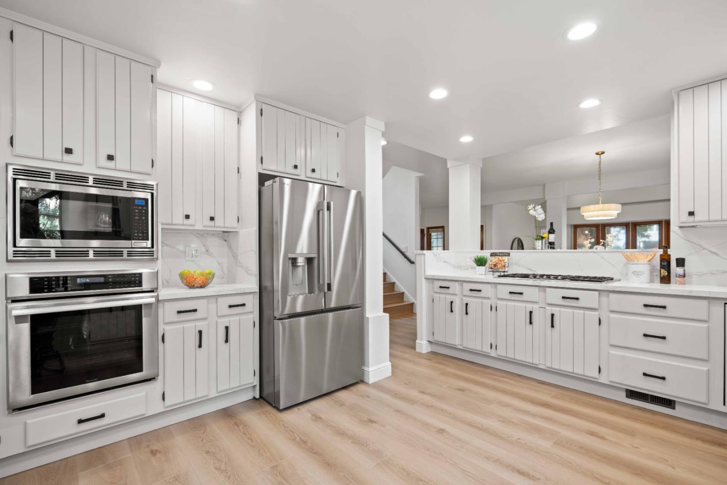 Detail Gallery Image 5 of 26 For 90 Walnut Ave, Atherton,  CA 94027 - 4 Beds | 2/1 Baths