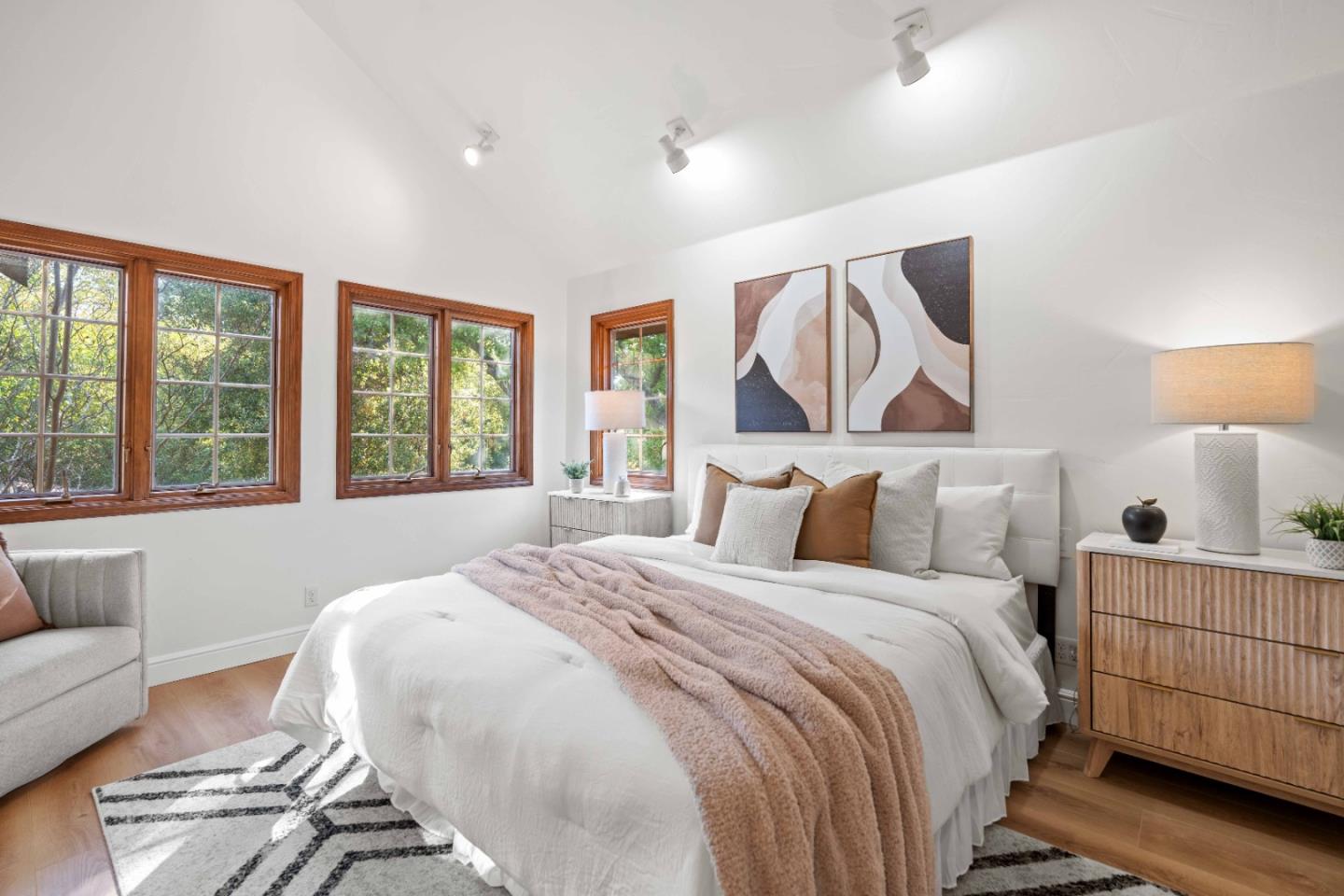 Detail Gallery Image 7 of 26 For 90 Walnut Ave, Atherton,  CA 94027 - 4 Beds | 2/1 Baths