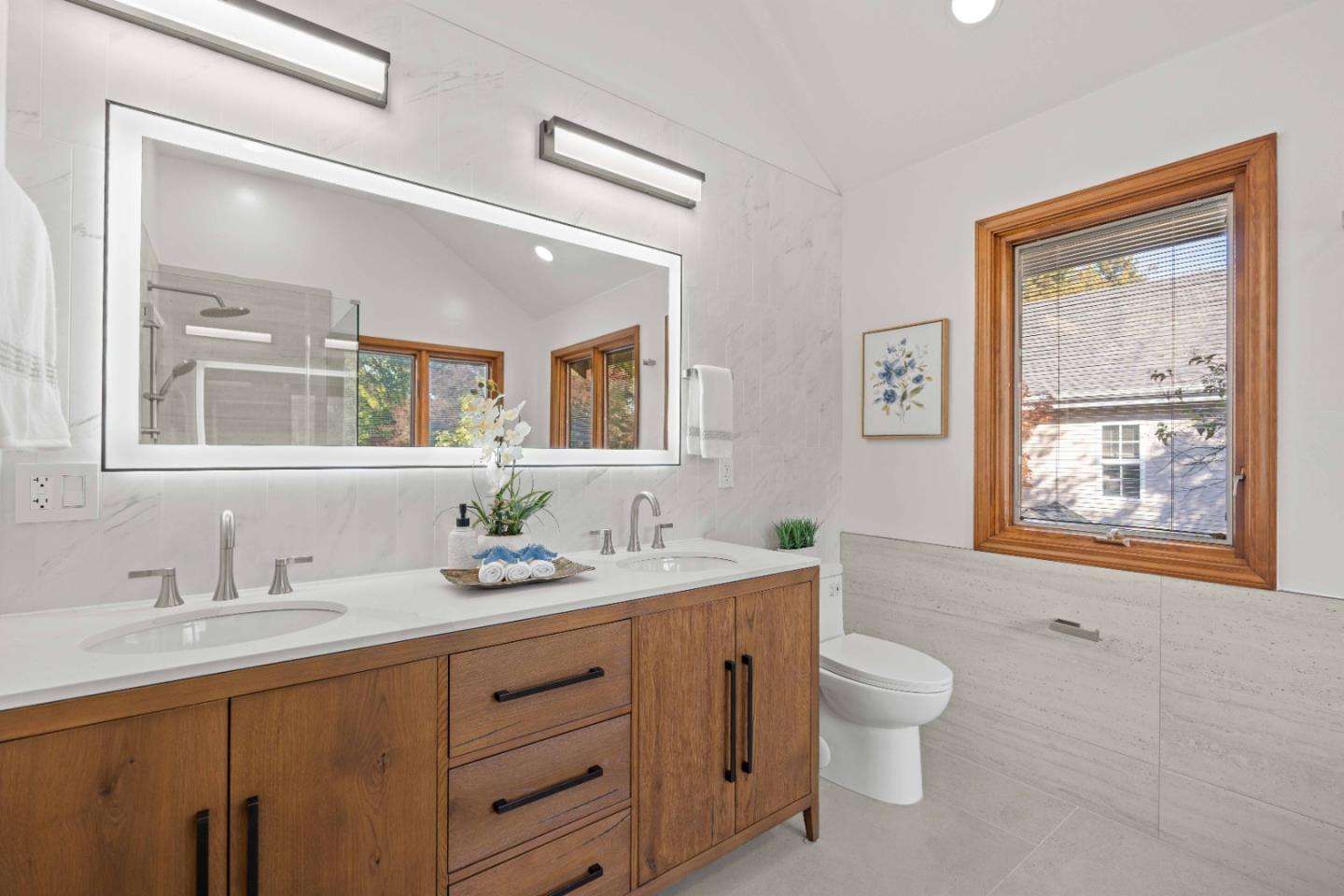 Detail Gallery Image 8 of 26 For 90 Walnut Ave, Atherton,  CA 94027 - 4 Beds | 2/1 Baths