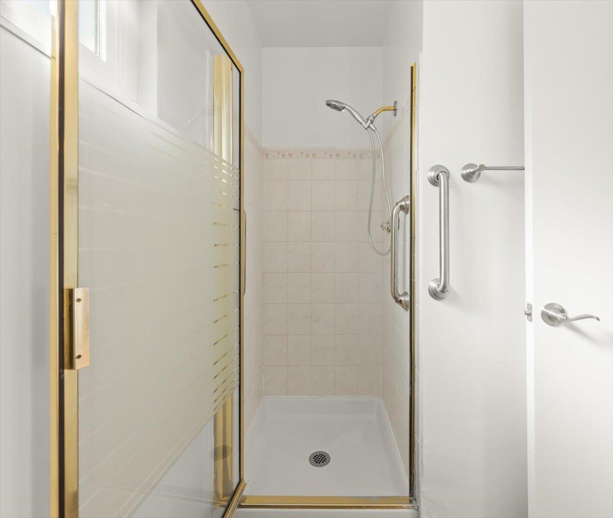 Detail Gallery Image 16 of 41 For 1793 H St, Union City,  CA 94587 - 5 Beds | 3 Baths