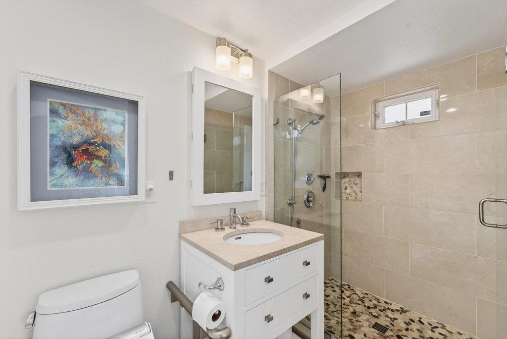 Detail Gallery Image 16 of 51 For 619 Beach Dr, Aptos,  CA 95003 - 5 Beds | 3 Baths