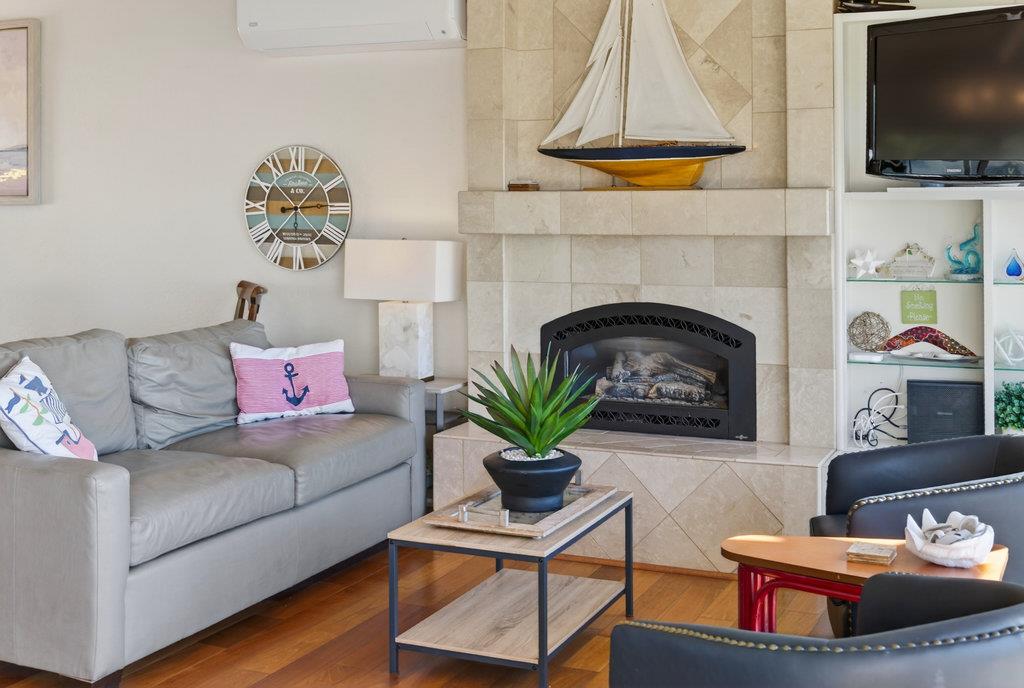 Detail Gallery Image 5 of 51 For 619 Beach Dr, Aptos,  CA 95003 - 5 Beds | 3 Baths