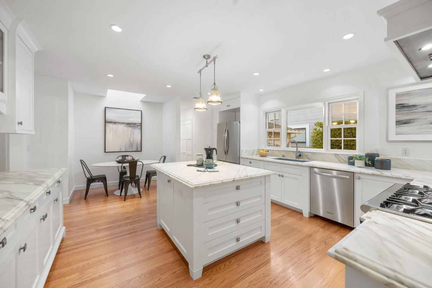 Detail Gallery Image 23 of 61 For 1149 Cortez Ave, Burlingame,  CA 94010 - 3 Beds | 2 Baths