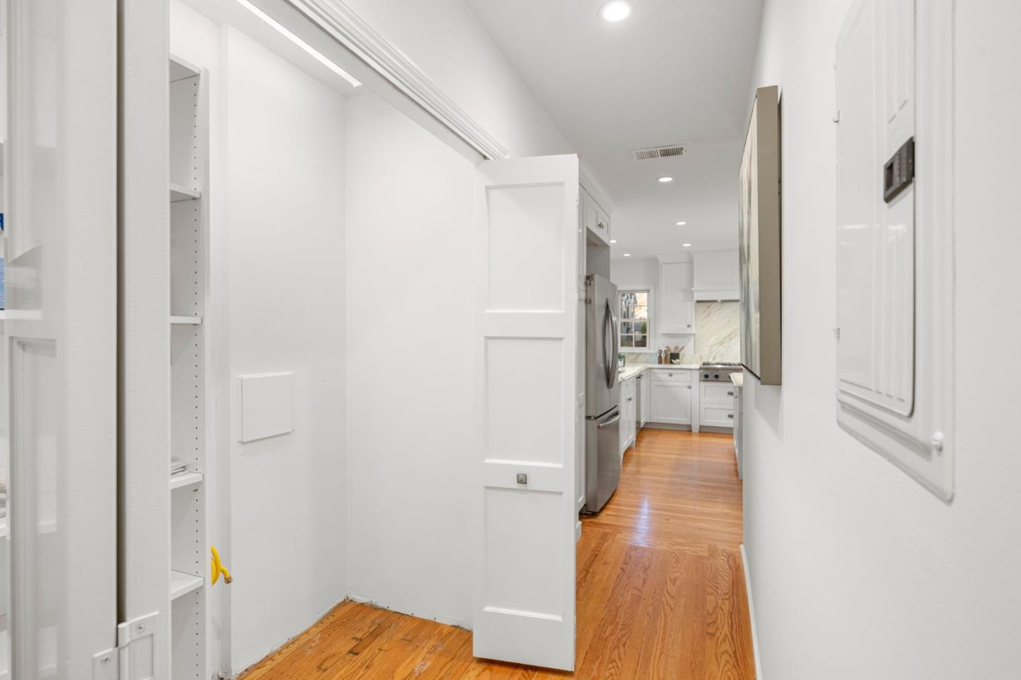 Detail Gallery Image 30 of 61 For 1149 Cortez Ave, Burlingame,  CA 94010 - 3 Beds | 2 Baths