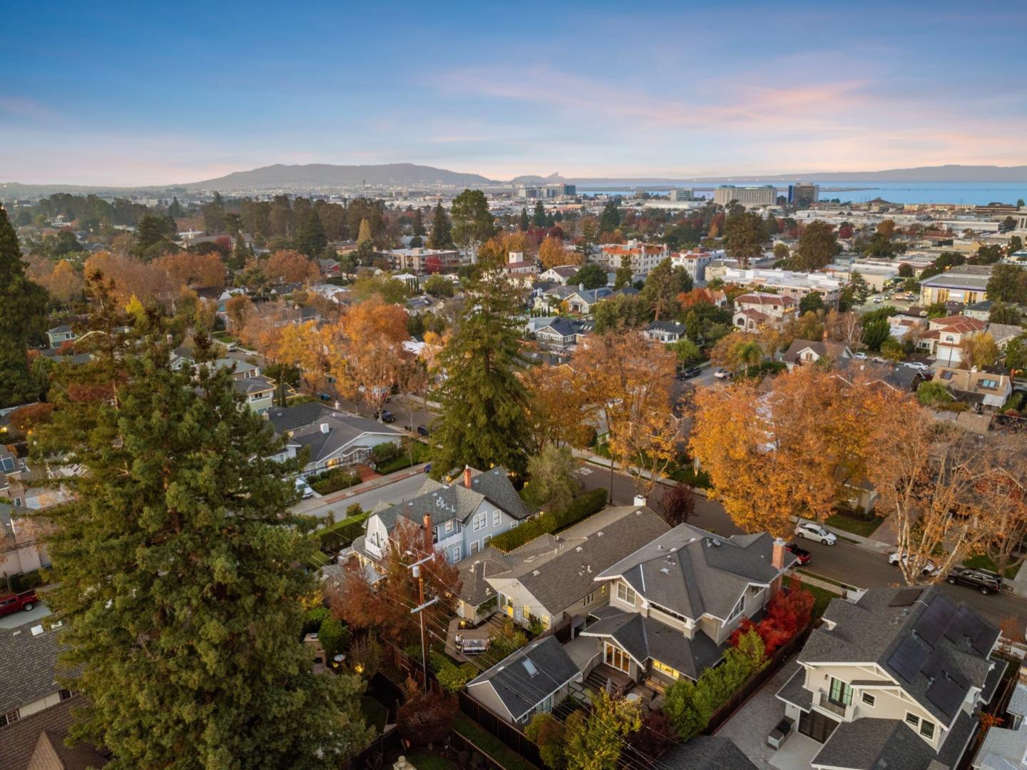 Detail Gallery Image 51 of 61 For 1149 Cortez Ave, Burlingame,  CA 94010 - 3 Beds | 2 Baths