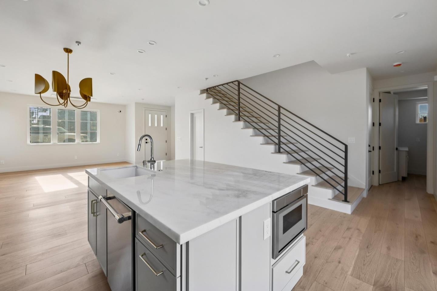 Detail Gallery Image 10 of 43 For 577 Creekside Ct, Half Moon Bay,  CA 94019 - 3 Beds | 2/1 Baths