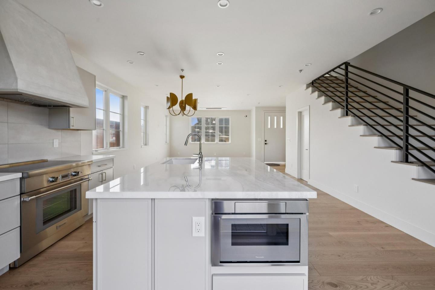 Detail Gallery Image 11 of 43 For 577 Creekside Ct, Half Moon Bay,  CA 94019 - 3 Beds | 2/1 Baths