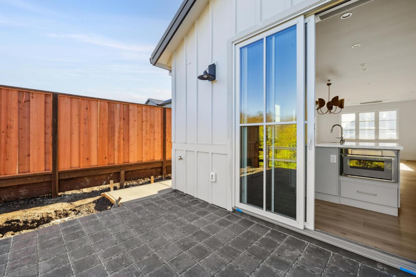 Detail Gallery Image 13 of 43 For 577 Creekside Ct, Half Moon Bay,  CA 94019 - 3 Beds | 2/1 Baths