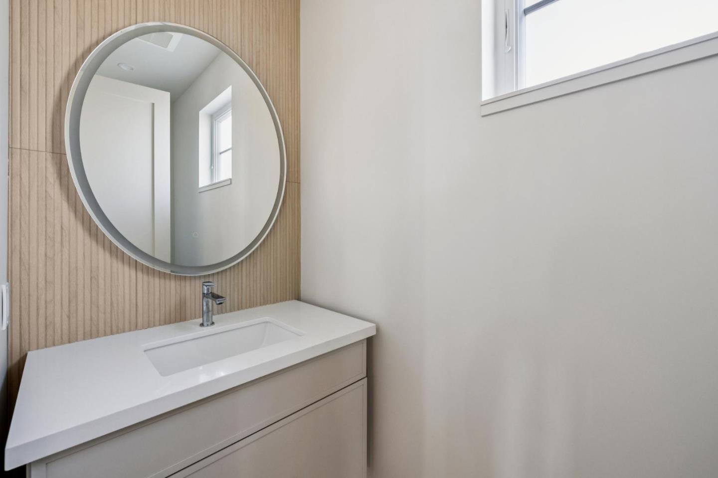 Detail Gallery Image 14 of 43 For 577 Creekside Ct, Half Moon Bay,  CA 94019 - 3 Beds | 2/1 Baths