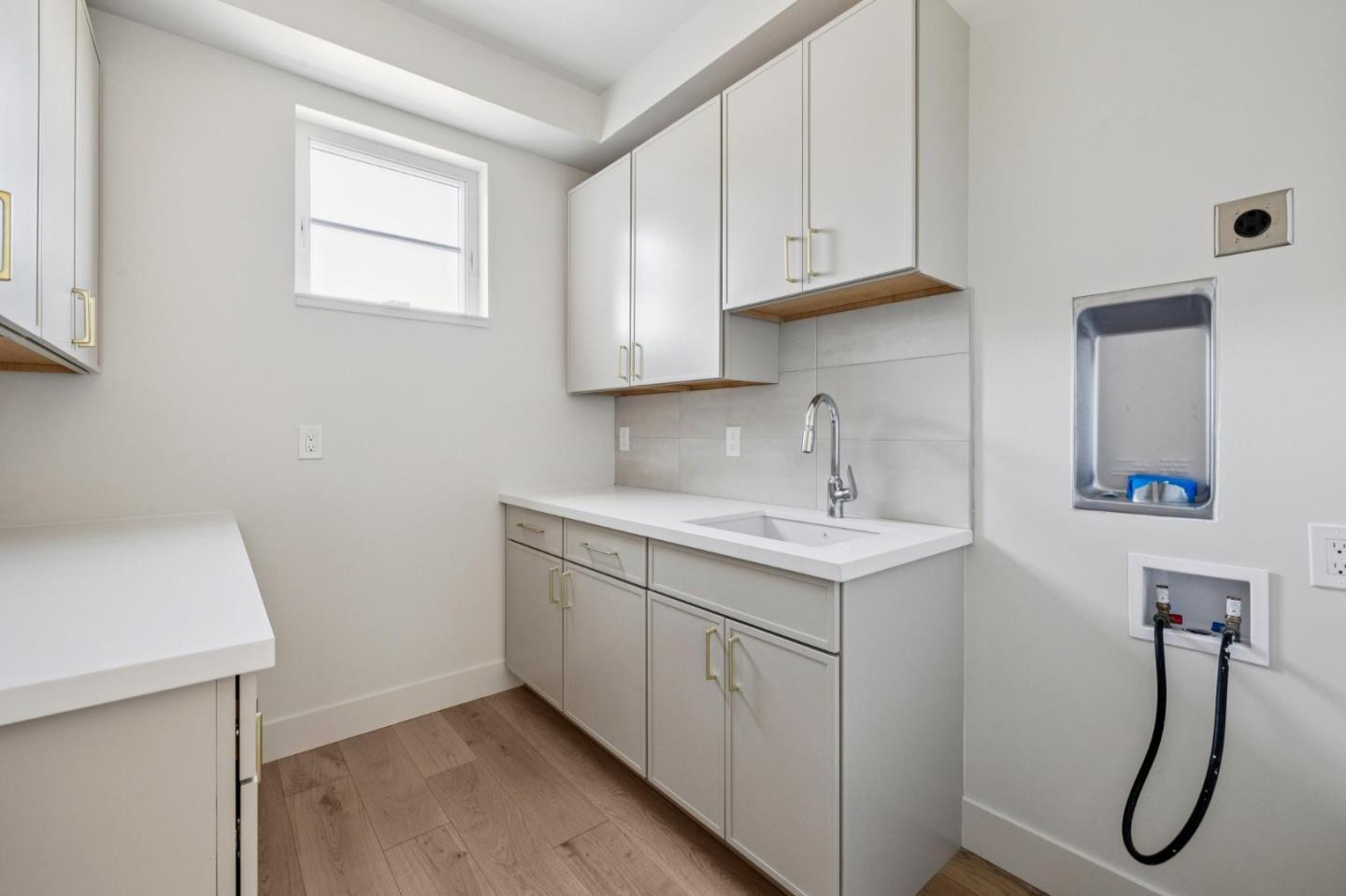 Detail Gallery Image 15 of 43 For 577 Creekside Ct, Half Moon Bay,  CA 94019 - 3 Beds | 2/1 Baths