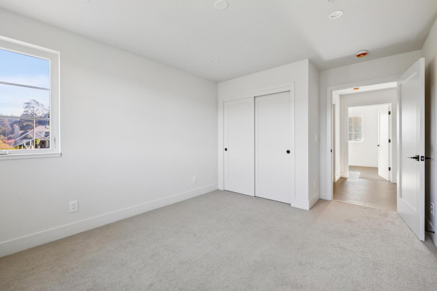 Detail Gallery Image 33 of 43 For 577 Creekside Ct, Half Moon Bay,  CA 94019 - 3 Beds | 2/1 Baths