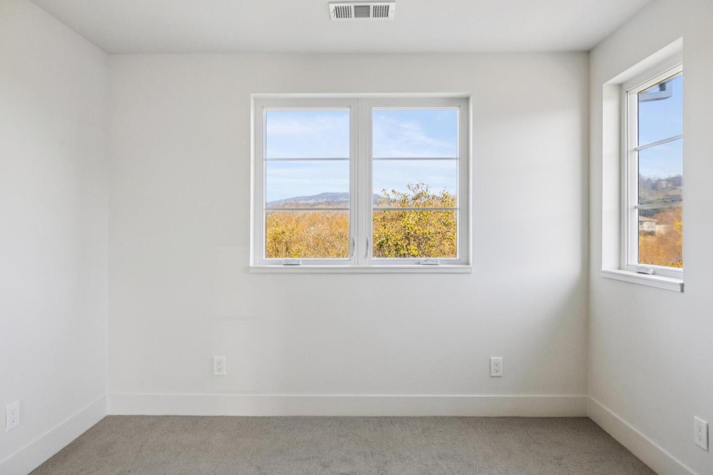 Detail Gallery Image 34 of 43 For 577 Creekside Ct, Half Moon Bay,  CA 94019 - 3 Beds | 2/1 Baths