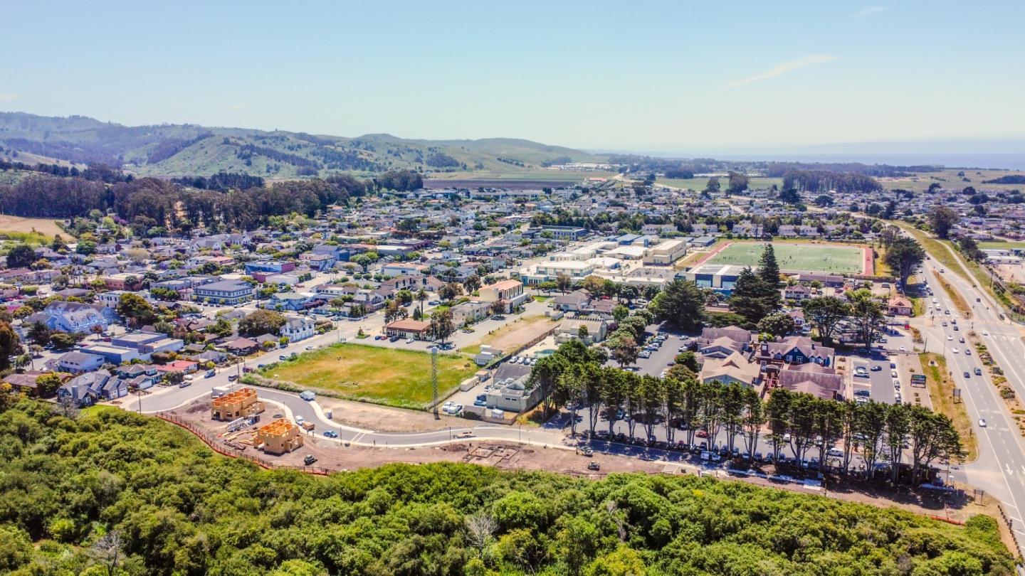 Detail Gallery Image 41 of 43 For 577 Creekside Ct, Half Moon Bay,  CA 94019 - 3 Beds | 2/1 Baths