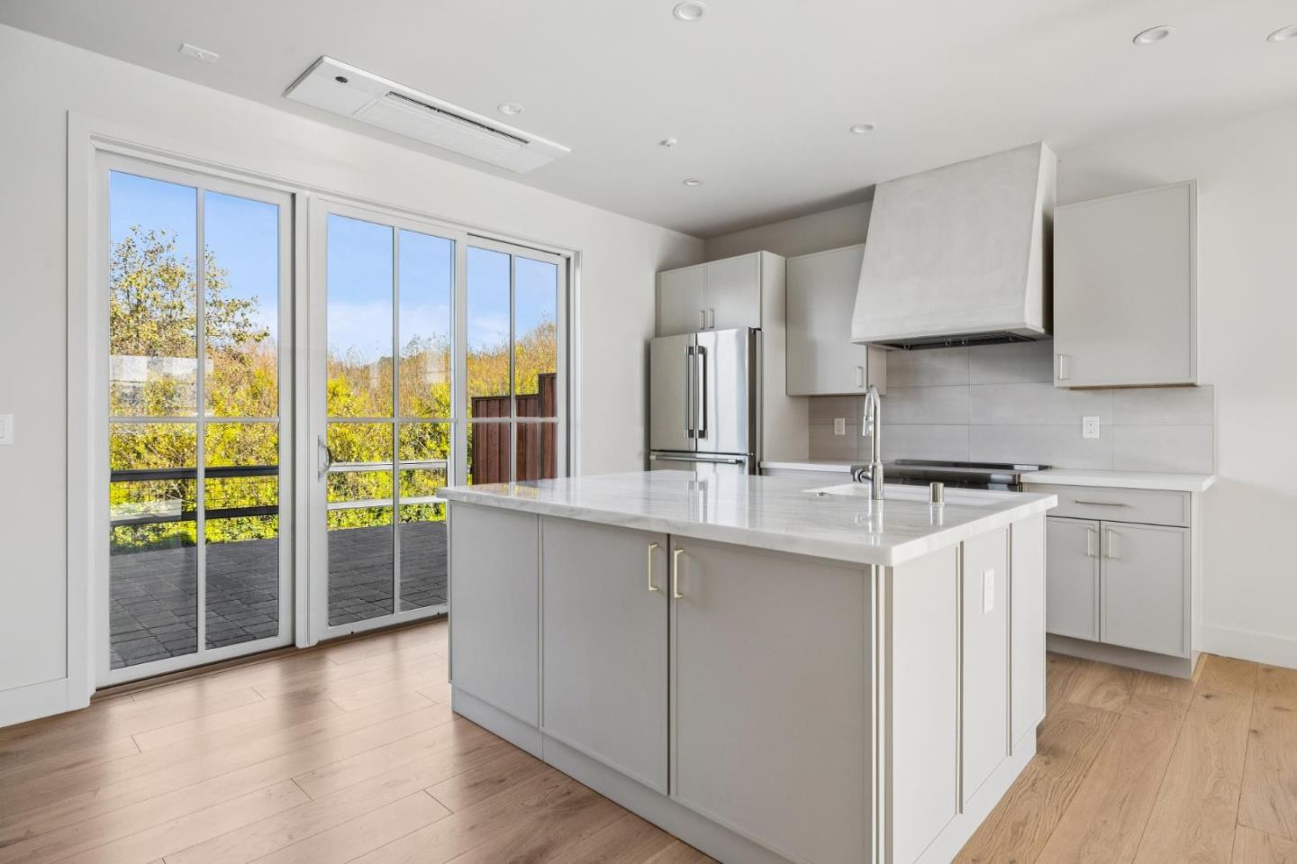 Detail Gallery Image 7 of 43 For 577 Creekside Ct, Half Moon Bay,  CA 94019 - 3 Beds | 2/1 Baths