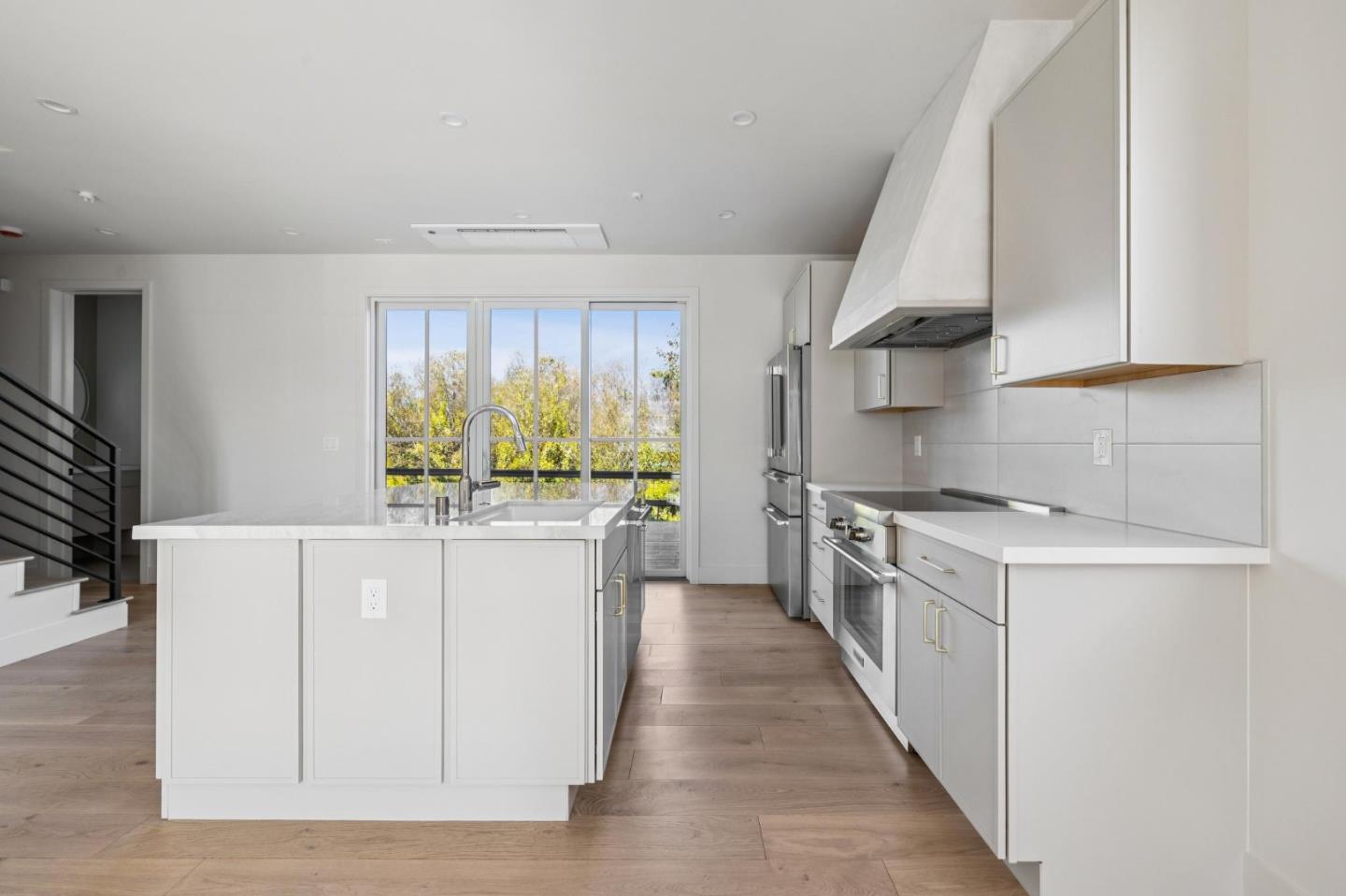 Detail Gallery Image 9 of 43 For 577 Creekside Ct, Half Moon Bay,  CA 94019 - 3 Beds | 2/1 Baths