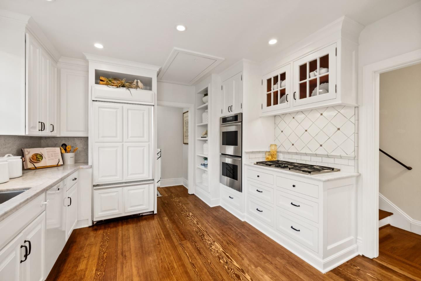 Detail Gallery Image 14 of 50 For 105 Pepper Ave, Burlingame,  CA 94010 - 4 Beds | 2 Baths