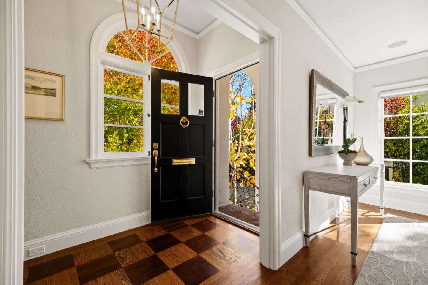 Detail Gallery Image 2 of 50 For 105 Pepper Ave, Burlingame,  CA 94010 - 4 Beds | 2 Baths