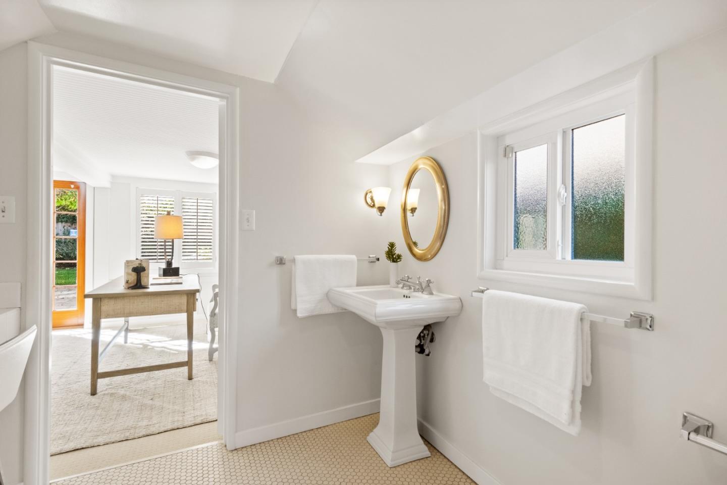 Detail Gallery Image 22 of 50 For 105 Pepper Ave, Burlingame,  CA 94010 - 4 Beds | 2 Baths