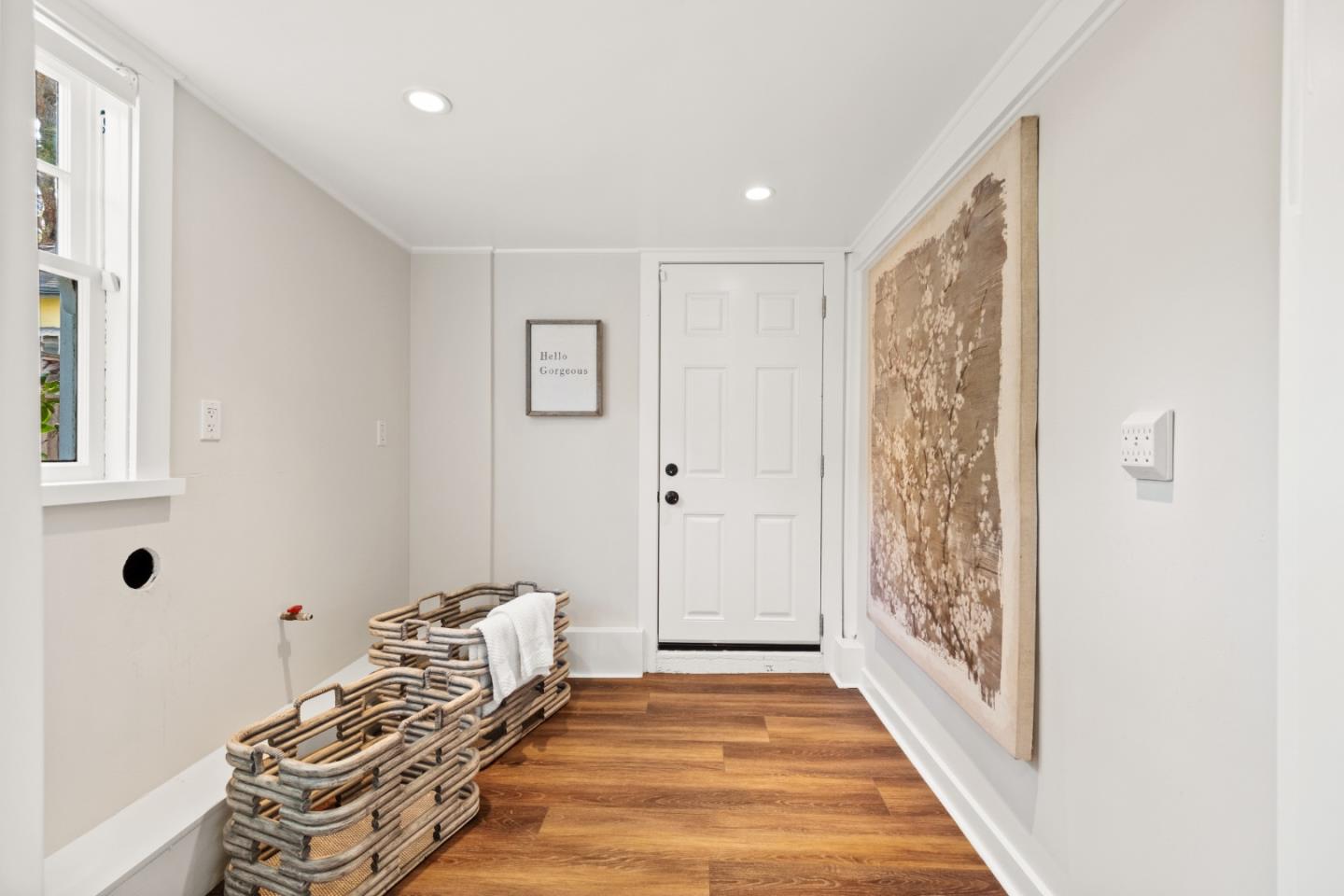 Detail Gallery Image 29 of 50 For 105 Pepper Ave, Burlingame,  CA 94010 - 4 Beds | 2 Baths